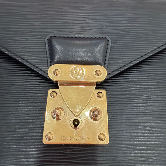 Louis Vuitton Black Epi Dragonne Clutch - Picture 3 of 12
